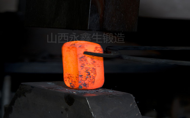 鍛造廠生產(chǎn)鍛造不銹鋼鍛件